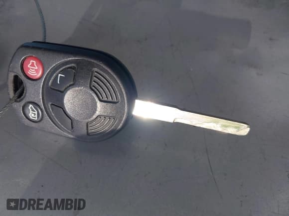 ✅ 2019 Ford Transit • VIN: 1FTYE1CM1KKA05322 • Lot: 43040678. Wystawiony na IAAI z przebiegiem 79 266 mil. Bezpłatny archiwum sprzedaży aukcyjnych z USA i szczegółowy raport historii pojazdu na DreamBid. Zdjęcie 11.