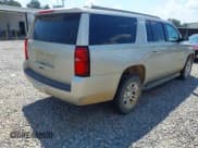 ✅ 2015 Chevrolet Suburban LT • VIN: 1GNSCJKCXFR307278 • Lot: 43150943. Wystawiony na IAAI z przebiegiem 133 320 mil. Bezpłatny archiwum sprzedaży aukcyjnych z USA i szczegółowy raport historii pojazdu na DreamBid. Zdjęcie 4.