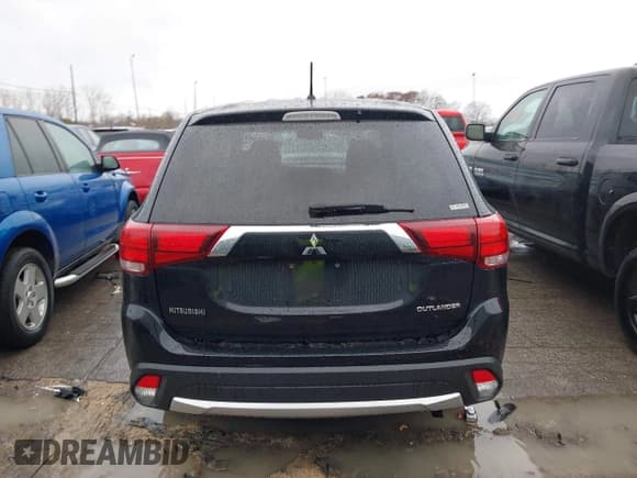 ✅ 2016 Mitsubishi Outlander SE • VIN: JA4AZ3A33GZ017928 • Lot: 43749994. Wystawiony na IAAI z przebiegiem 100 075 mil. Bezpłatny archiwum sprzedaży aukcyjnych z USA i szczegółowy raport historii pojazdu na DreamBid. Zdjęcie 16.