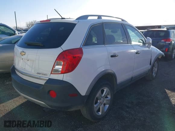 ✅ 2014 Chevrolet Captiva Sport LS • VIN: 3GNAL2EK7ES621566 • Lot: 41624388. Wystawiony na IAAI z przebiegiem 113 551 mil. Bezpłatny archiwum sprzedaży aukcyjnych z USA i szczegółowy raport historii pojazdu na DreamBid. Zdjęcie 4.