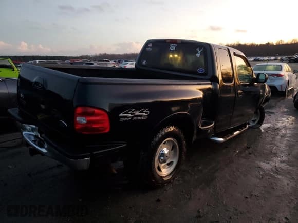 ✅ 1998 Ford F-150 XL • VIN: 1FTRX08L5WKB85130 • Лот: 85796704. Опубликован ранее на Copart с пробегом 238 096 миль. Бесплатный доступ к архиву аукционных продаж из США и подробный отчёт об истории автомобиля на DreamBid. Изображение 3.