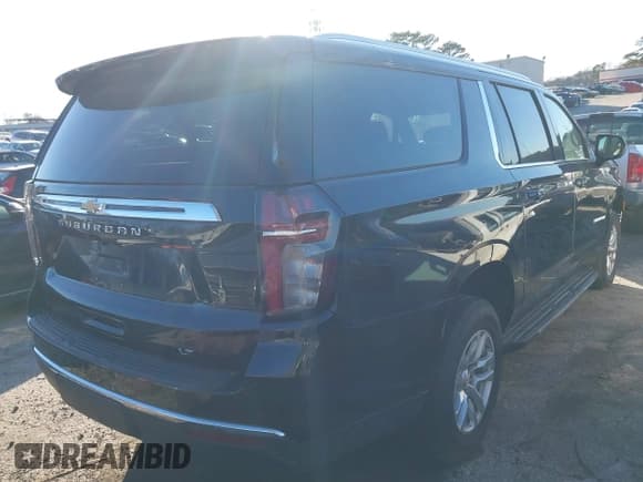 ✅ 2023 Chevrolet Suburban LT • VIN: 1GNSCCKD4PR411304 • Lot: 41243006. Listed on IAAI with 41,830 mi. Free auction sales archive from the USA and detailed vehicle history report at DreamBid. Image 4.