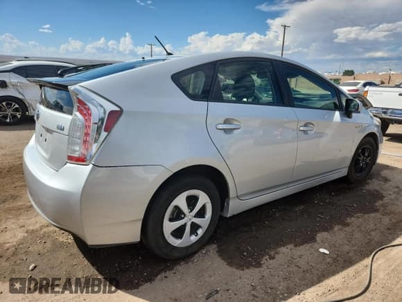 ✅ 2015 Toyota Prius Two • VIN: JTDKN3DU4F0413637 • Lot: 80126185. Listed on Copart with 115,509 mi. Free auction sales archive from the USA and detailed vehicle history report at DreamBid. Image 3.