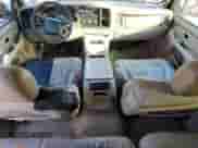 2002 Chevrolet Suburban LT z VIN 1GNEC16ZX2J211803, wystawiony jako Copart lot #78825824 z przebiegiem 267 175 mil mil oraz Czysty tytuł • Clean title. Historia ofert i sprzedaży dostępna na DreamBid. Obrazek 8.