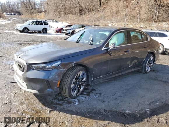 ✅ 2025 BMW i5 • VIN: WBY13HG0XSCS35733 • Lot: 43990715. Listed on Copart with 670 mi. Free auction sales archive from the USA and detailed vehicle history report at DreamBid. Image 1.