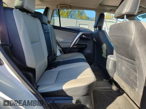 ✅ 2017 Toyota RAV4 Limited • VIN: JTMDJREV2HD146167 • Lot: 86458915. Wystawiony na Copart z przebiegiem 75 202 mil. Bezpłatny archiwum sprzedaży aukcyjnych z USA i szczegółowy raport historii pojazdu na DreamBid. Zdjęcie 11.