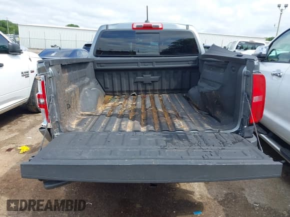 ✅ 2022 Chevrolet Colorado 4WD LT • VIN: 1GCGTCENXN1144409 • Lot: 43092049. Listed on IAAI with 88,900 mi. Free auction sales archive from the USA and detailed vehicle history report at DreamBid. Image 17.