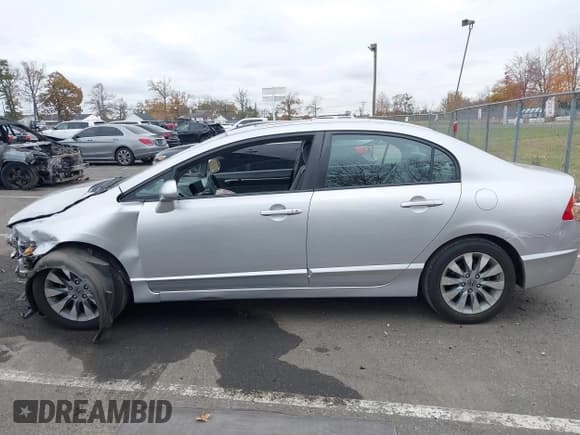 ✅ 2010 Honda Civic EX • VIN: 2HGFA1F84AH517679 • Lot: 43562876. Wystawiony na IAAI z przebiegiem 108 286 mil. Bezpłatny archiwum sprzedaży aukcyjnych z USA i szczegółowy raport historii pojazdu na DreamBid. Zdjęcie 14.