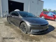 ✅ 2024 Lucid Air Pure • VIN: 50EA1PGA6RA002721 • Lot: 68620945. Wystawiony na Copart z przebiegiem 15 233 mil. Bezpłatny archiwum sprzedaży aukcyjnych z USA i szczegółowy raport historii pojazdu na DreamBid. Zdjęcie 13.