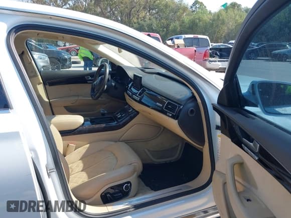 ✅ 2015 Audi A8 4.0T • VIN: WAU32AFD1FN030995 • Lot: 43468092. Wystawiony na IAAI z przebiegiem 93 610 mil. Bezpłatny archiwum sprzedaży aukcyjnych z USA i szczegółowy raport historii pojazdu na DreamBid. Zdjęcie 5.