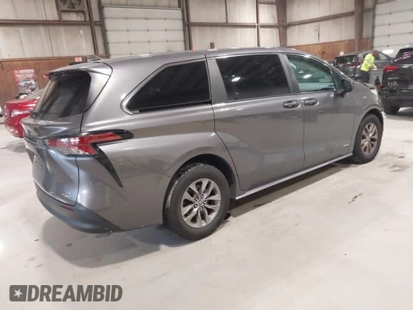 ✅ 2021 Toyota Sienna LE • VIN: 5TDKSKFC0MS009588 • Лот: 43467809. Опубликован ранее на IAAI с пробегом 114 438 миль. Бесплатный доступ к архиву аукционных продаж из США и подробный отчёт об истории автомобиля на DreamBid. Изображение 4.
