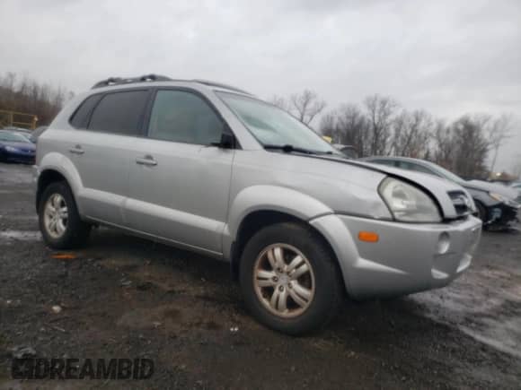 2008 Hyundai Tucson SE z VIN KM8JN12D48U864996, wystawiony jako Copart lot #82535284 z przebiegiem 137 391 mil mil oraz Szkoda całkowita • Salvage title. Historia ofert i sprzedaży dostępna na DreamBid. Obrazek 4.