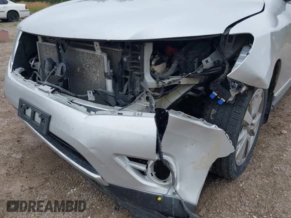 ✅ 2016 Nissan Pathfinder SV • VIN: 5N1AR2MM2GC626124 • Lot: 42712469. Listed on IAAI with 199,828 mi. Free auction sales archive from the USA and detailed vehicle history report at DreamBid. Image 6.