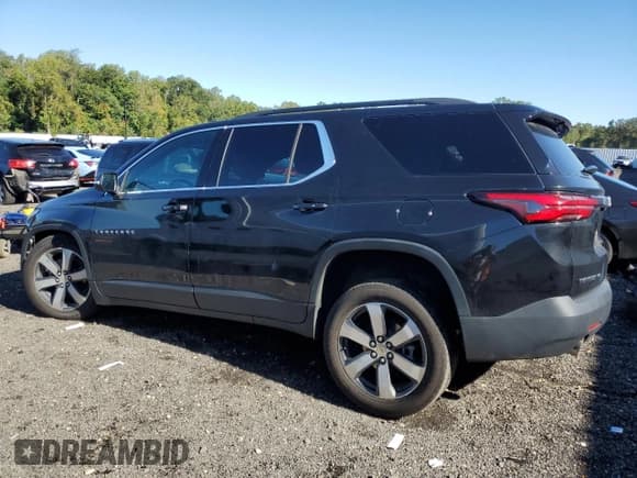 ✅ 2022 Chevrolet Traverse LT • VIN: 1GNEVHKW0NJ185229 • Lot: 71723715. Wystawiony na Copart z przebiegiem 43 547 mil. Bezpłatny archiwum sprzedaży aukcyjnych z USA i szczegółowy raport historii pojazdu na DreamBid. Zdjęcie 2.