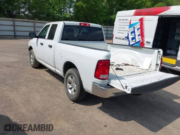 2016 Ram 1500 Express with VIN 1C6RR7FG3GS352277, listed as a IAAI auction lot 42119168 with 140,449 mi miles and . Bid and sale history available at DreamBid. Image 3.