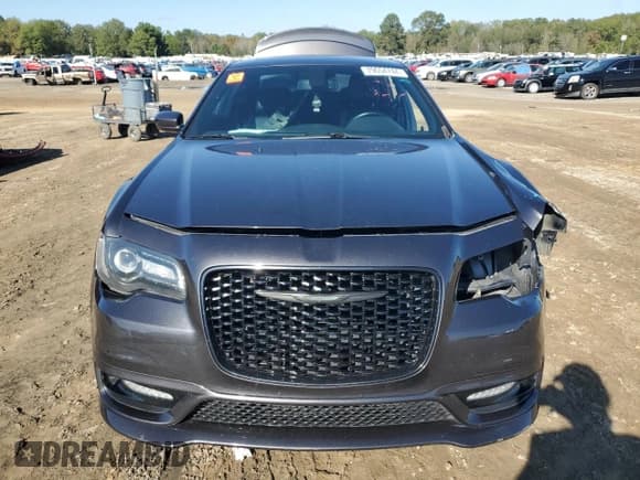 ✅ 2017 Chrysler 300 S • VIN: 2C3CCABG7HH616049 • Lot: 79654744. Listed on Copart with 84,812 mi. Free auction sales archive from the USA and detailed vehicle history report at DreamBid. Image 5.