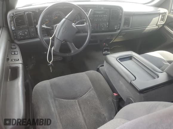 ✅ 2004 Chevrolet Silverado 1500 LS • VIN: 2GCEC19T641415205 • Лот: 73973934. Опубликован ранее на Copart с пробегом Не указан. Бесплатный доступ к архиву аукционных продаж из США и подробный отчёт об истории автомобиля на DreamBid. Изображение 8.