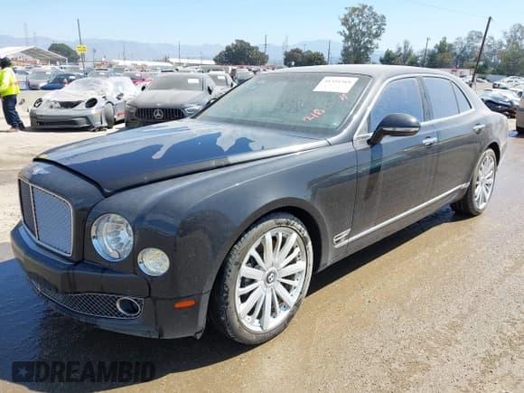✅ 2013 Bentley Mulsanne • VIN: SCBBB7ZH0DC018090 • Lot: 41354369. Wystawiony na IAAI z przebiegiem 61 284 mil. Bezpłatny archiwum sprzedaży aukcyjnych z USA i szczegółowy raport historii pojazdu na DreamBid. Zdjęcie 2.