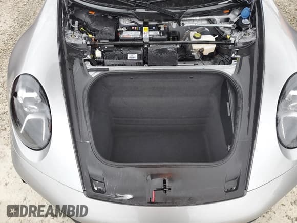 ✅ 2024 Porsche 911 Carrera S • VIN: WP0CB2A90RS245379 • Lot: 74399684. Wystawiony na Copart z przebiegiem 1 465 mil. Bezpłatny archiwum sprzedaży aukcyjnych z USA i szczegółowy raport historii pojazdu na DreamBid. Zdjęcie 11.