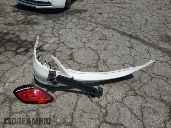 ✅ 2019 Mercedes-Benz C 300 • VIN: 55SWF8DB7KU298133 • Lot: 54626885. Wystawiony na Copart z przebiegiem 21 281 mil. Bezpłatny archiwum sprzedaży aukcyjnych z USA i szczegółowy raport historii pojazdu na DreamBid. Zdjęcie 12.