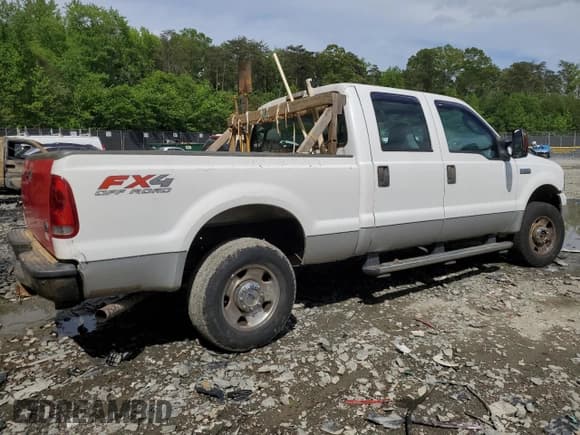 ✅ 2006 Ford F-250 XL • VIN: 1FTSW21556EC88283 • Lot: 56169175. Wystawiony na Copart z przebiegiem 211 152 mil. Bezpłatny archiwum sprzedaży aukcyjnych z USA i szczegółowy raport historii pojazdu na DreamBid. Zdjęcie 3.