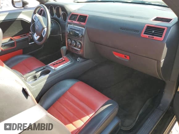 ✅ 2013 Dodge Challenger SXT • VIN: 2C3CDYAG6DH511424 • Lot: 71311754. Wystawiony na Copart z przebiegiem 74 952 mil. Bezpłatny archiwum sprzedaży aukcyjnych z USA i szczegółowy raport historii pojazdu na DreamBid. Zdjęcie 8.