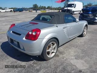 ✅ 2005 Toyota MR2 • VIN: JTDFR320850072960 • Lot: 43685377. Wystawiony na IAAI z przebiegiem 101 193 mil. Bezpłatny archiwum sprzedaży aukcyjnych z USA i szczegółowy raport historii pojazdu na DreamBid. Zdjęcie 4.