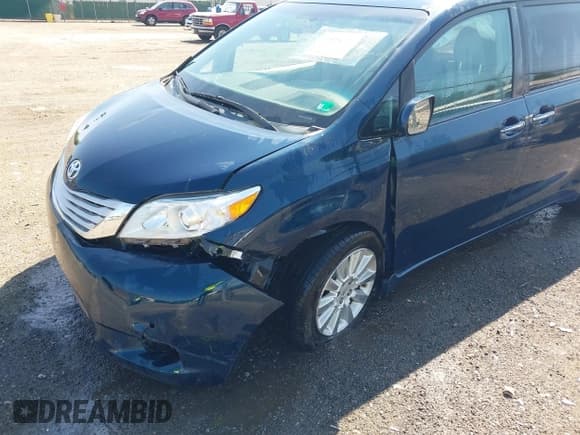 ✅ 2012 Toyota Sienna XLE • VIN: 5TDDK3DC8CS036344 • Lot: 42548259. Wystawiony na IAAI z przebiegiem 210 155 mil. Bezpłatny archiwum sprzedaży aukcyjnych z USA i szczegółowy raport historii pojazdu na DreamBid. Zdjęcie 6.