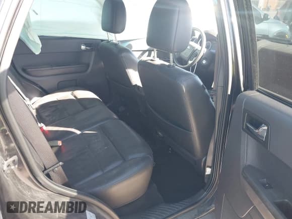 ✅ 2012 Ford Escape Limited • VIN: 1FMCU0EG0CKB41405 • Lot: 43564244. Wystawiony na IAAI z przebiegiem 168 477 mil. Bezpłatny archiwum sprzedaży aukcyjnych z USA i szczegółowy raport historii pojazdu na DreamBid. Zdjęcie 8.