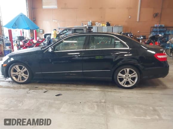 ✅ 2013 Mercedes-Benz E 350 Luxury • VIN: WDDHF5KB5DA693053 • Lot: 42940087. Wystawiony na IAAI z przebiegiem 156 970 mil. Bezpłatny archiwum sprzedaży aukcyjnych z USA i szczegółowy raport historii pojazdu na DreamBid. Zdjęcie 14.