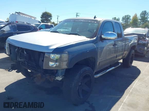 2009 Chevrolet Silverado 1500 LT z VIN 1GCEK29J79Z126226, wystawiony jako IAAI lot #43485064 z przebiegiem 249 687 mil mil oraz . Historia ofert i sprzedaży dostępna na DreamBid. Obrazek 18.