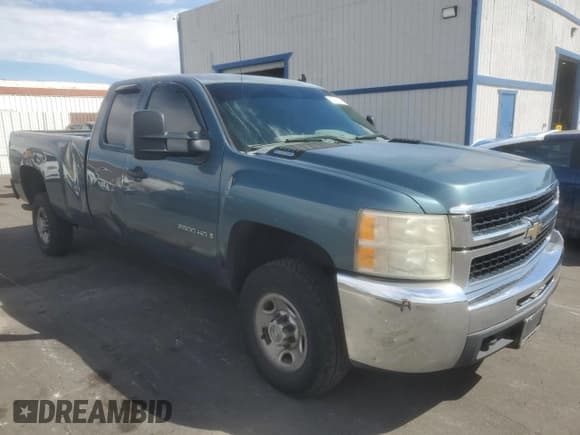 ✅ 2007 Chevrolet Silverado 2500HD Work Truck • VIN: 1GCHC29KX7E572863 • Лот: 83751895. Опубликован ранее на Copart с пробегом 112 196 миль. Бесплатный доступ к архиву аукционных продаж из США и подробный отчёт об истории автомобиля на DreamBid. Изображение 4.