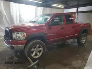 2007 Dodge 1500 SLT z VIN 1D7HU18247S102991, wystawiony jako Copart lot #69568194 z przebiegiem 184 693 mil mil oraz Czysty tytuł • Clean title. Historia ofert i sprzedaży dostępna na DreamBid. Obrazek 1.