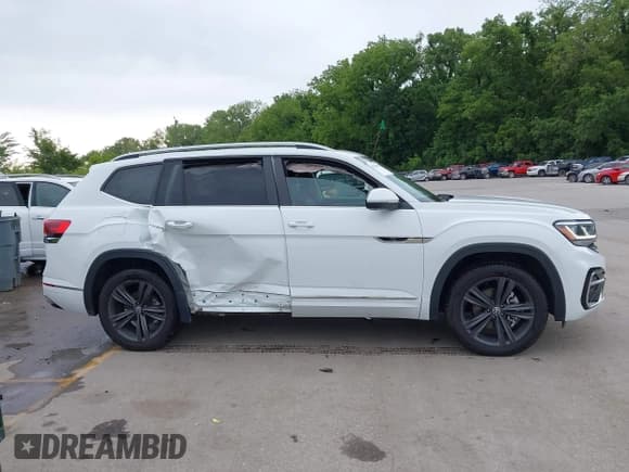 ✅ 2022 Volkswagen Atlas SEL R-Line • VIN: 1V2AR2CA2NC521381 • Lot: 42336328. Listed on IAAI with 59,097 mi. Free auction sales archive from the USA and detailed vehicle history report at DreamBid. Image 14.