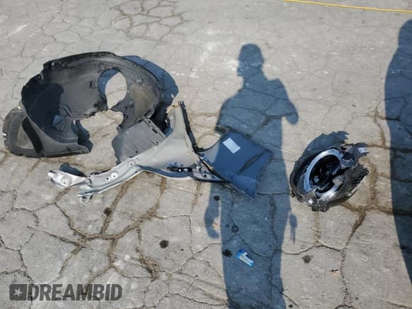 ✅ 2024 MINI Hardtop Cooper S • VIN: WMW53DH09R2U79185 • Lot: 58402985. Wystawiony na Copart z przebiegiem 3 492 mil. Bezpłatny archiwum sprzedaży aukcyjnych z USA i szczegółowy raport historii pojazdu na DreamBid. Zdjęcie 12.