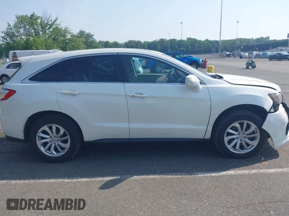 ✅ 2018 Acura RDX Technology • VIN: 5J8TB4H50JL027618 • Lot: 42468983. Wystawiony na IAAI z przebiegiem 87 997 mil. Bezpłatny archiwum sprzedaży aukcyjnych z USA i szczegółowy raport historii pojazdu na DreamBid. Zdjęcie 13.
