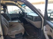 ✅ 2001 Chevrolet Suburban LS • VIN: 3GNEC16T01G138002 • Лот: 42317851. Опубликован ранее на IAAI с пробегом 226 769 миль. Бесплатный доступ к архиву аукционных продаж из США и подробный отчёт об истории автомобиля на DreamBid. Изображение 5.