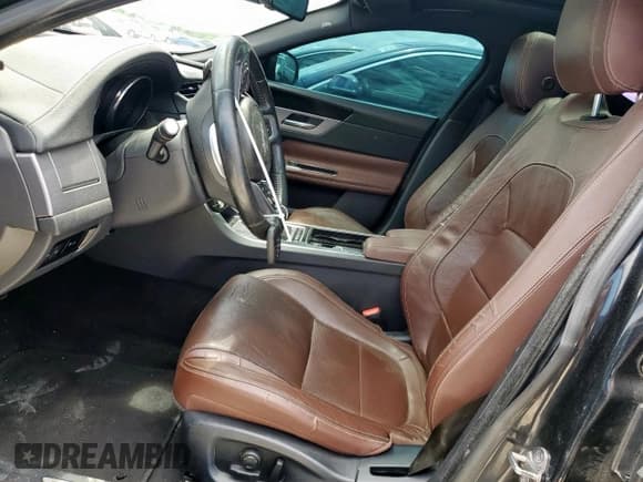 ✅ 2016 Jaguar XF 35t R-Sport • VIN: SAJBF4BV3GCY04679 • Лот: 60321465. Опубликован ранее на Copart с пробегом 124 857 миль. Бесплатный доступ к архиву аукционных продаж из США и подробный отчёт об истории автомобиля на DreamBid. Изображение 7.