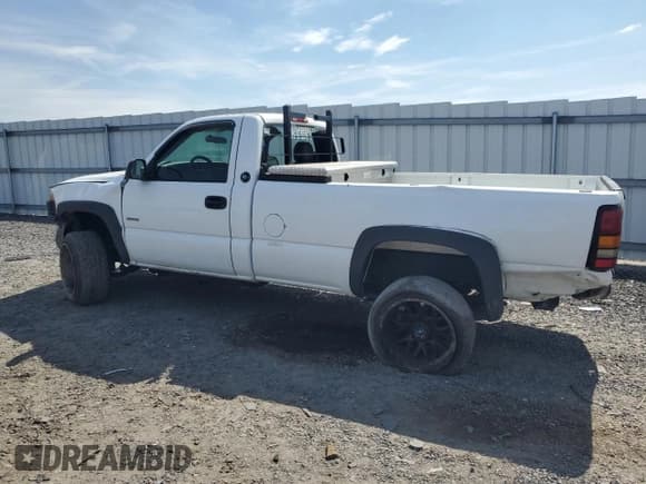 ✅ 2005 GMC Sierra 1500 • VIN: 1GTHC24295E240157 • Лот: 68437935. Опубликован ранее на Copart с пробегом 177 173 миль. Бесплатный доступ к архиву аукционных продаж из США и подробный отчёт об истории автомобиля на DreamBid. Изображение 2.
