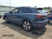 ✅ 2025 Audi Q6 e-tron Premium Plus • VIN: WA124BGF6SA015984 • Lot: 68622285. Wystawiony na Copart z przebiegiem Nie podano. Bezpłatny archiwum sprzedaży aukcyjnych z USA i szczegółowy raport historii pojazdu na DreamBid. Zdjęcie 2.