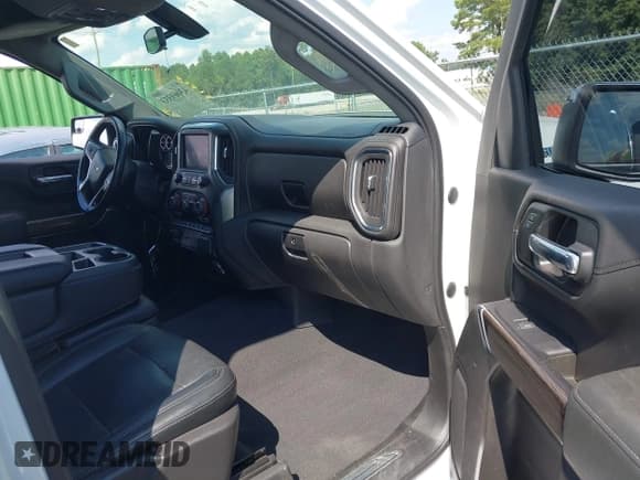 ✅ 2019 Chevrolet Silverado 1500 LT • VIN: 3GCPWCED6KG187883 • Lot: 43069333. Wystawiony na IAAI z przebiegiem 117 948 mil. Bezpłatny archiwum sprzedaży aukcyjnych z USA i szczegółowy raport historii pojazdu na DreamBid. Zdjęcie 5.