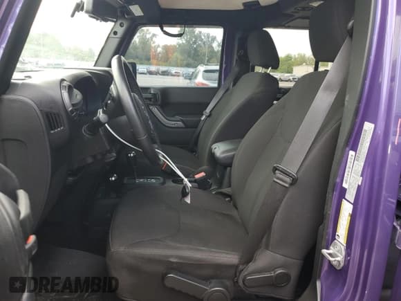 ✅ 2017 Jeep Wrangler Unlimited Sport • VIN: 1C4BJWDGXHL663117 • Лот: 81722075. Опубликован ранее на Copart с пробегом 50 769 миль. Бесплатный доступ к архиву аукционных продаж из США и подробный отчёт об истории автомобиля на DreamBid. Изображение 7.