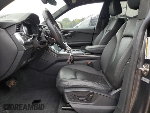 ✅ 2021 Audi Q8 Prestige • VIN: WA1FVAF14MD003297 • Lot: 84625125. Wystawiony na Copart z przebiegiem 112 223 mil. Bezpłatny archiwum sprzedaży aukcyjnych z USA i szczegółowy raport historii pojazdu na DreamBid. Zdjęcie 7.