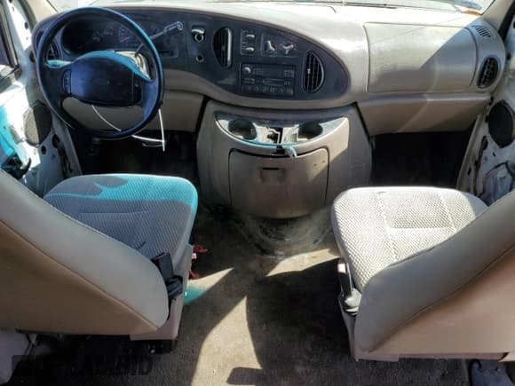 ✅ 1998 Ford Econoline Wagon XL • VIN: 1FBSS31LXWHA93170 • Lot: 52535235. Wystawiony na Copart z przebiegiem 110 847 mil. Bezpłatny archiwum sprzedaży aukcyjnych z USA i szczegółowy raport historii pojazdu na DreamBid. Zdjęcie 8.