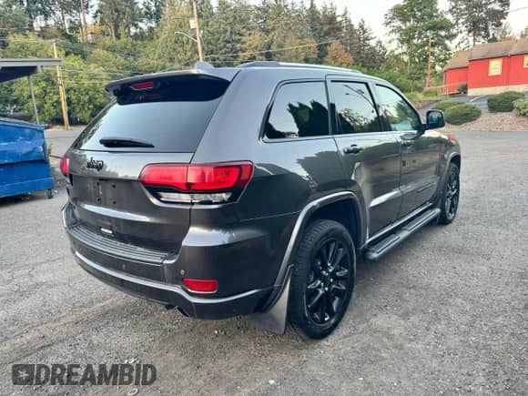2020 Jeep Grand Cherokee Altitude with VIN 1C4RJFAG0LC147151, listed as a Copart auction lot 81165115 with 159,896 mi miles and Clean title. Bid and sale history available at DreamBid. Image 4.