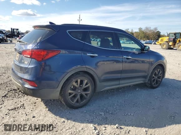✅ 2017 Hyundai Santa Fe Ultimate • VIN: 5XYZW4LA9HG386313 • Lot: 92466225. Wystawiony na Copart z przebiegiem 202 008 mil. Bezpłatny archiwum sprzedaży aukcyjnych z USA i szczegółowy raport historii pojazdu na DreamBid. Zdjęcie 3.