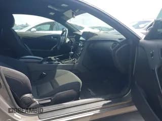 ✅ 2013 Hyundai Genesis Coupe 2.0T • VIN: KMHHT6KD7DU082252 • Lot: 42882653. Wystawiony na IAAI z przebiegiem 154 493 mil. Bezpłatny archiwum sprzedaży aukcyjnych z USA i szczegółowy raport historii pojazdu na DreamBid. Zdjęcie 5.