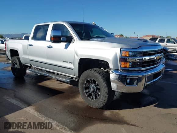 2018 Chevrolet Silverado 2500HD LTZ с VIN 1GC1KWEY6JF236568, выставлен на аукционе IAAI как лот 43462244 с пробегом 102 552 миль миль и . История ставок и продаж доступна на DreamBid. Изображение 1.