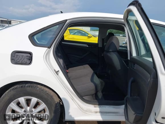 ✅ 2013 Volkswagen Passat S • VIN: 1VWAH7A30DC055919 • Lot: 42996853. Listed on IAAI with 156,118 mi. Free auction sales archive from the USA and detailed vehicle history report at DreamBid. Image 8.