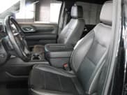 ✅ 2023 Chevrolet Suburban Premier • VIN: 1GNSCFKD6PR452020 • Lot: 90104625. Wystawiony na Copart z przebiegiem 39 600 mil. Bezpłatny archiwum sprzedaży aukcyjnych z USA i szczegółowy raport historii pojazdu na DreamBid. Zdjęcie 1.